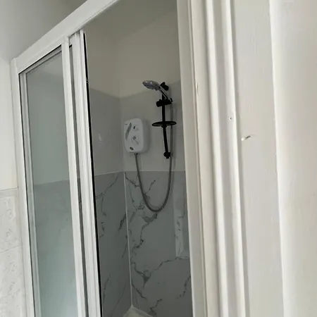 Stayincashel Rock View & Next To The Palace