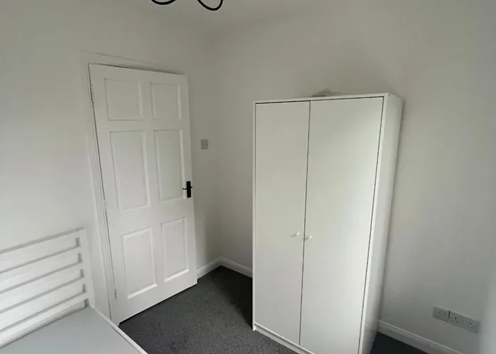 Stayincashel Rock View & Next To The Palace *