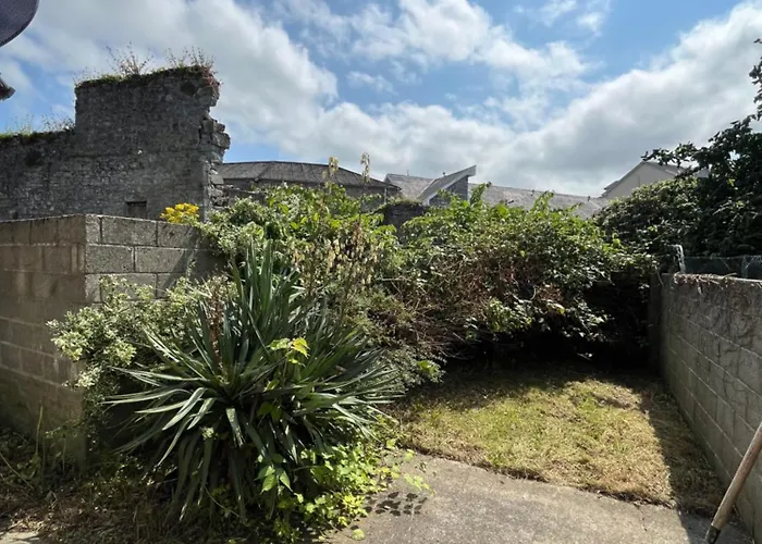 Stayincashel Rock View & Next To The Palace *