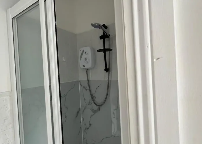 Stayincashel Rock View & Next To The Palace